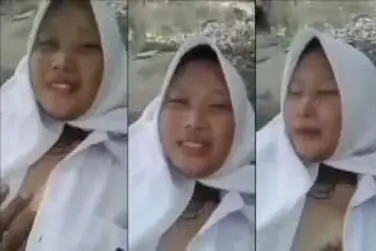 Bokep SMA Cewek Bohay Tak Tahan Godaan Pemuda Desa